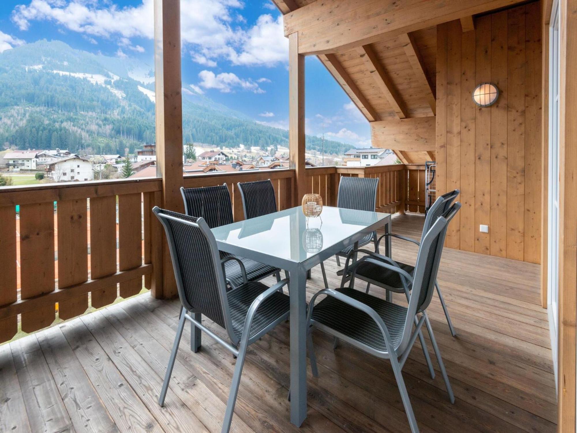 Luxury Penthouse With Balcony Ski Storage Carport Lift Leilighet Brixen im Thale Eksteriør bilde