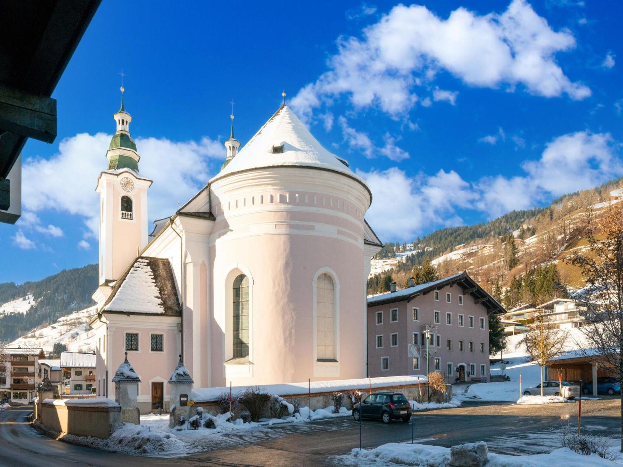 Luxury Penthouse With Balcony Ski Storage Carport Lift Leilighet Brixen im Thale Eksteriør bilde