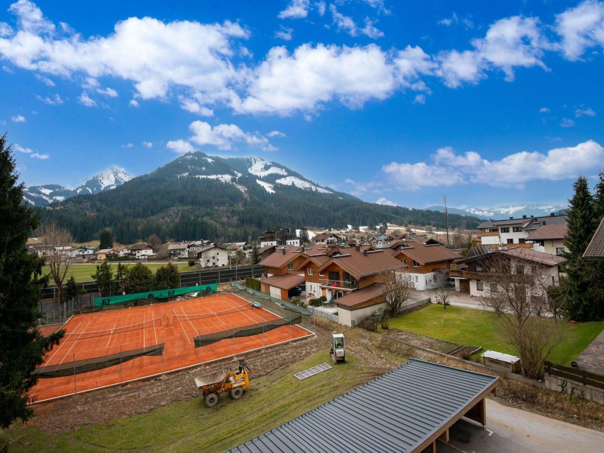 Luxury Penthouse With Balcony Ski Storage Carport Lift Leilighet Brixen im Thale Eksteriør bilde