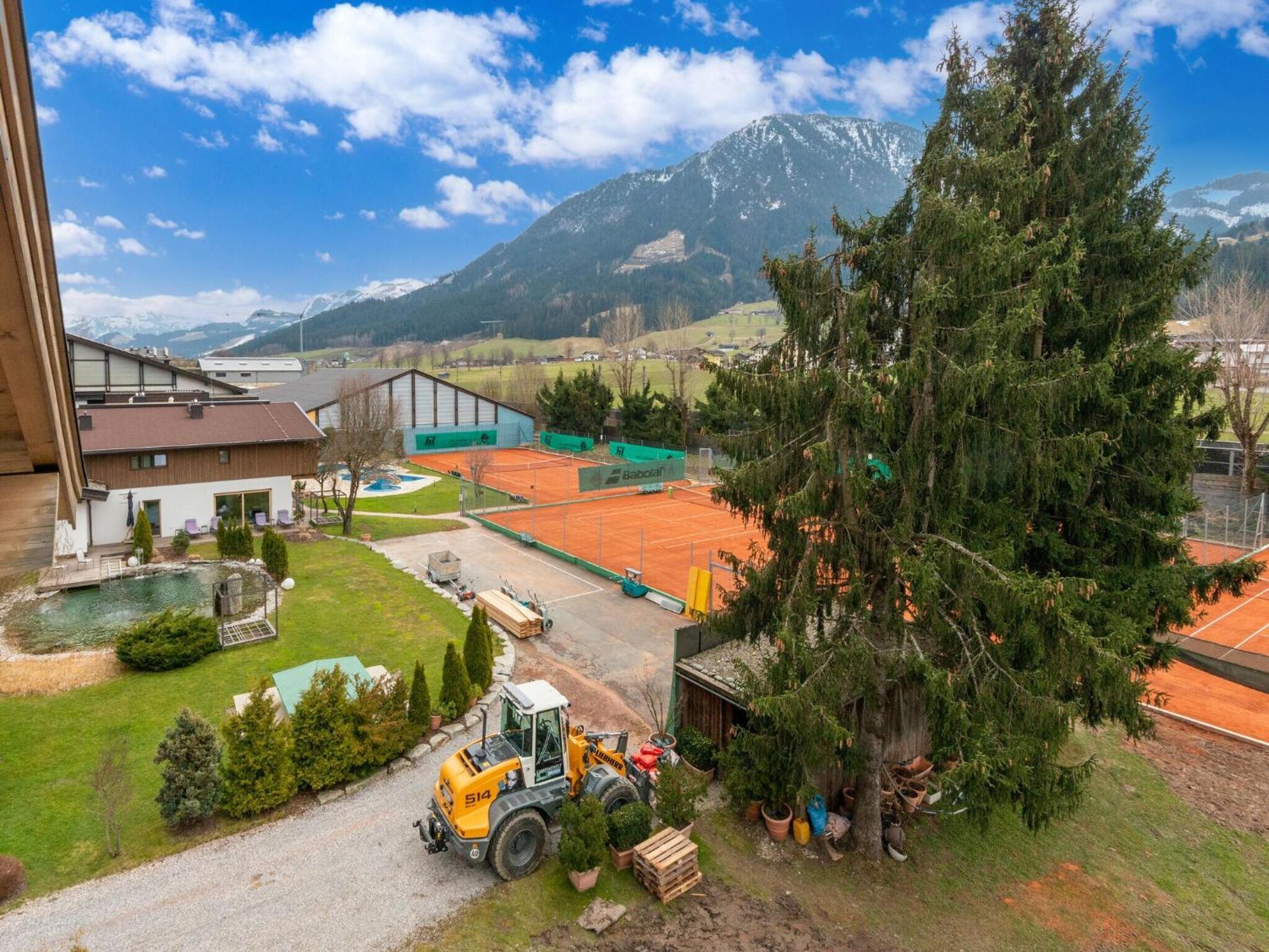 Luxury Penthouse With Balcony Ski Storage Carport Lift Leilighet Brixen im Thale Eksteriør bilde