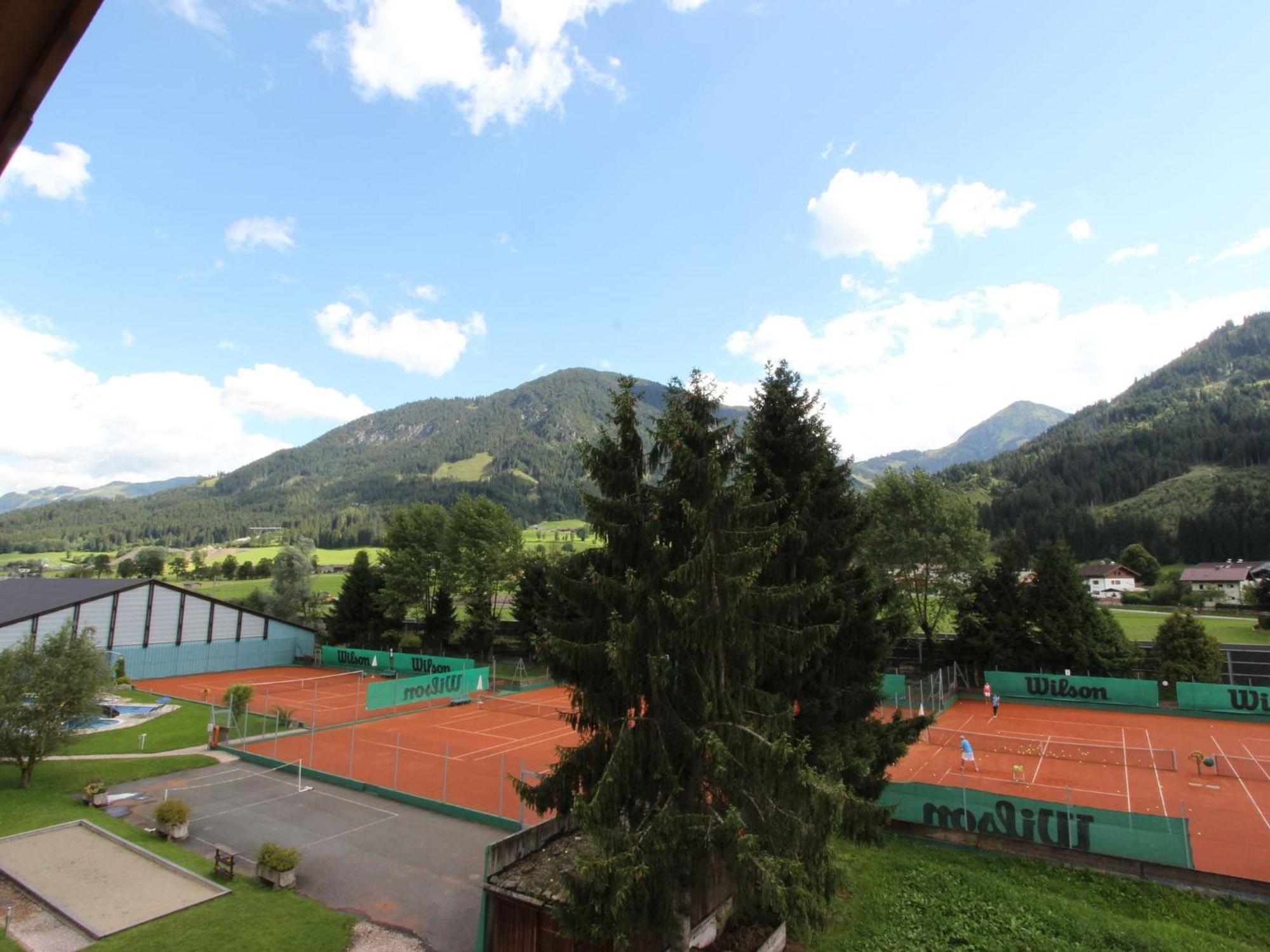 Luxury Penthouse With Balcony Ski Storage Carport Lift Leilighet Brixen im Thale Eksteriør bilde