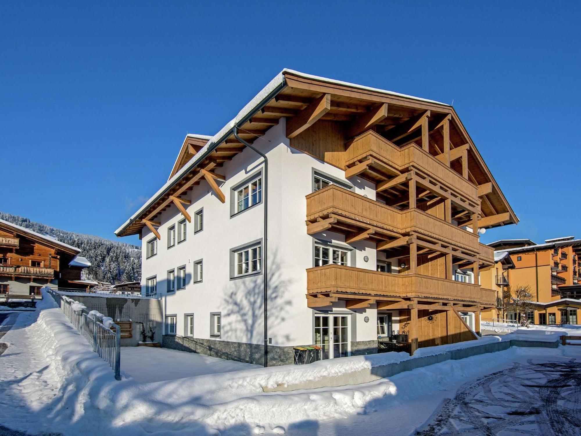 Luxury Penthouse With Balcony Ski Storage Carport Lift Leilighet Brixen im Thale Eksteriør bilde